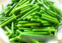 蒜苔炒鸡蛋的做法 步骤2