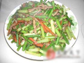 肉丝炒蒜苔