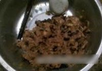香菇猪肉蒸饺的做法 步骤2