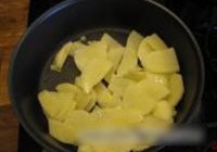 蒜香土豆片的做法 步骤4