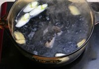 黑豆海带牛尾汤的做法 步骤5