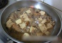 无头鱼炖豆腐的做法 步骤15