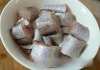 无头鱼炖豆腐的做法 步骤4