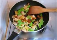 酱爆回锅肉的做法 步骤12