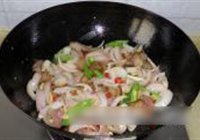 洋葱炒腊肉的做法 步骤7