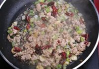 雪里蕻炒黄豆的做法 步骤11