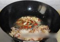洋葱炒腊肉的做法 步骤5