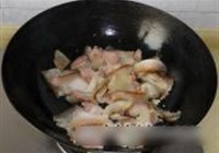 洋葱炒腊肉的做法 步骤4