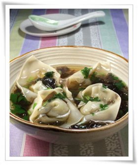 雪菜蚕豆馅馄饨