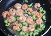 清炒虾仁的做法 步骤17