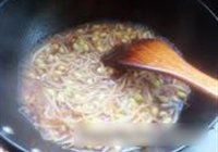 黄豆芽炖粉条的做法 步骤6