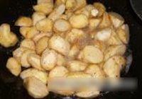 芋儿烧肉的做法 步骤6