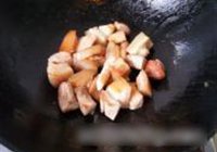 杏鲍菇烩五花的做法 步骤3
