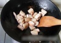 杏鲍菇烩五花的做法 步骤2