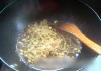 黄豆芽炖粉条的做法 步骤7
