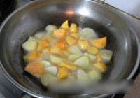 拔丝红薯土豆的做法 步骤4