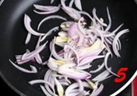 辣酱炒鱿鱼丝的做法 步骤5
