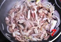 辣酱炒鱿鱼丝的做法 步骤7