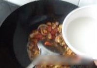 香肠鸡蛋盖浇饭的做法 步骤13