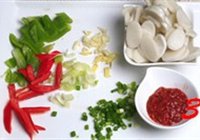 梭子蟹炒年糕的做法 步骤3