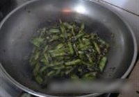 干煸肉末四季豆的做法 步骤16