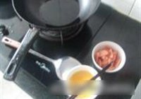 香肠鸡蛋盖浇饭的做法 步骤4
