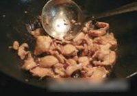 蘑菇炒鸡片的做法 步骤4