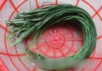野葱虾皮炒豆干的做法 步骤3