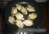 椒盐煎鸡中翅的做法 步骤4