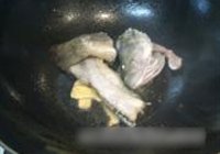 酸汤鲈鱼的做法 步骤5