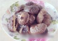 香菇炖土鸡的做法 步骤2