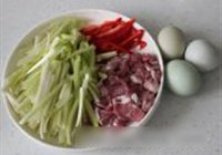 鸡蛋韭黄炒瘦肉的做法 步骤1