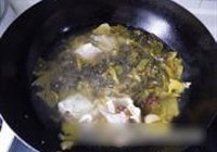 酸菜鱼的做法 步骤13