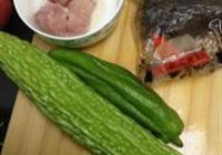 豆豉苦瓜的做法 步骤1