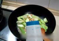 海米烧丝瓜的做法 步骤7