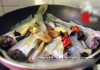 酱焖黄花鱼的做法 步骤4