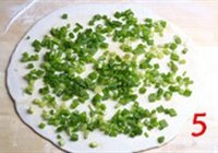 家常葱花饼的做法 步骤5