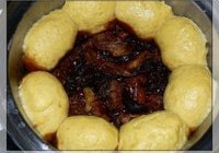 小鸡炖蘑菇贴饼子的做法 步骤4