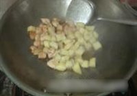 土豆花生烧肉的做法 步骤8
