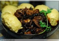 小鸡炖蘑菇贴饼子的做法 步骤5