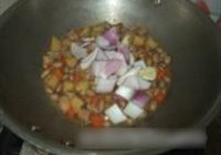 土豆花生烧肉的做法 步骤11