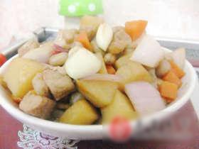 土豆花生烧肉