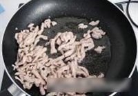 香菇蒜薹炒肉丝的做法 步骤5