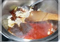 酱炖猪肘黄豆贴饼子的做法 步骤2