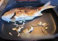 九层塔煎海鱼的做法 步骤4