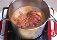 酱肘子的做法 步骤15