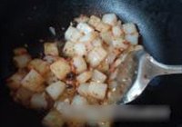 豆豉剁椒炒凉粉的做法 步骤9