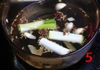 猪肉白菜炖粉条的做法 步骤5