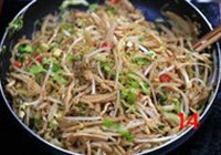 肉丝炒饼的做法 步骤14