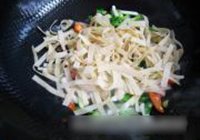 青蒜炒千张的做法 步骤4